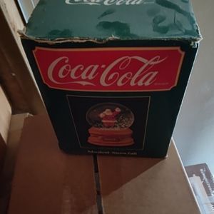 VINTAGE WILLITS 1989 COCA COLA SANTA CLAUSE MUSICAL SNOW FALL WATER DOME.